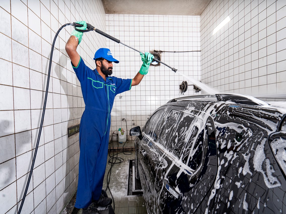 Automatic Car Wash with Free Vacuum